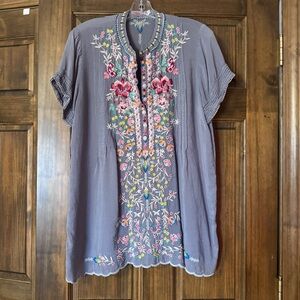 Johnny Was Gray Floral Embroidered Tunic